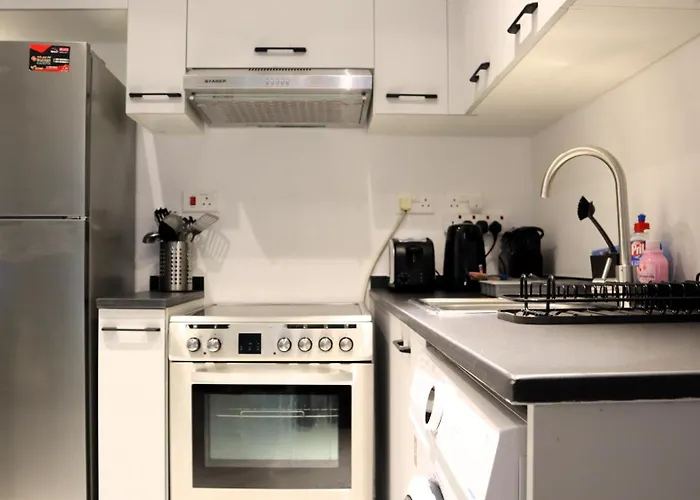 Desert Rose Apartment- Masdar City