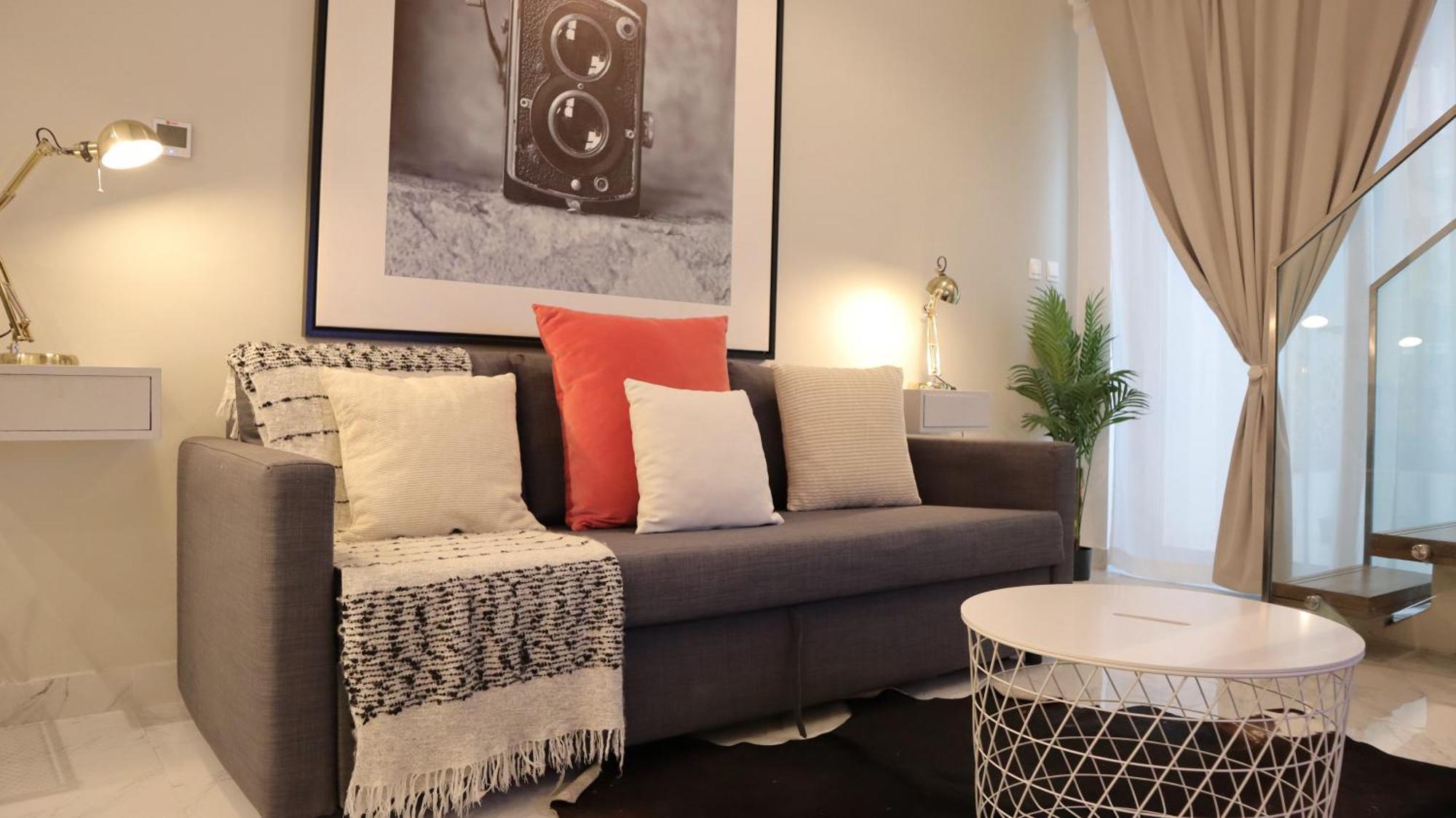 Desert Rose Apartment- Masdar